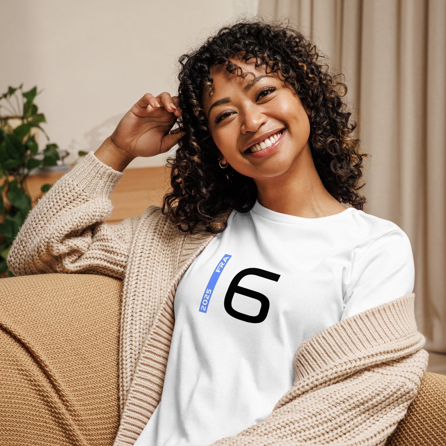 #6 F1 Driver Isack Hadjar Women's Relaxed T-Shirt in White
